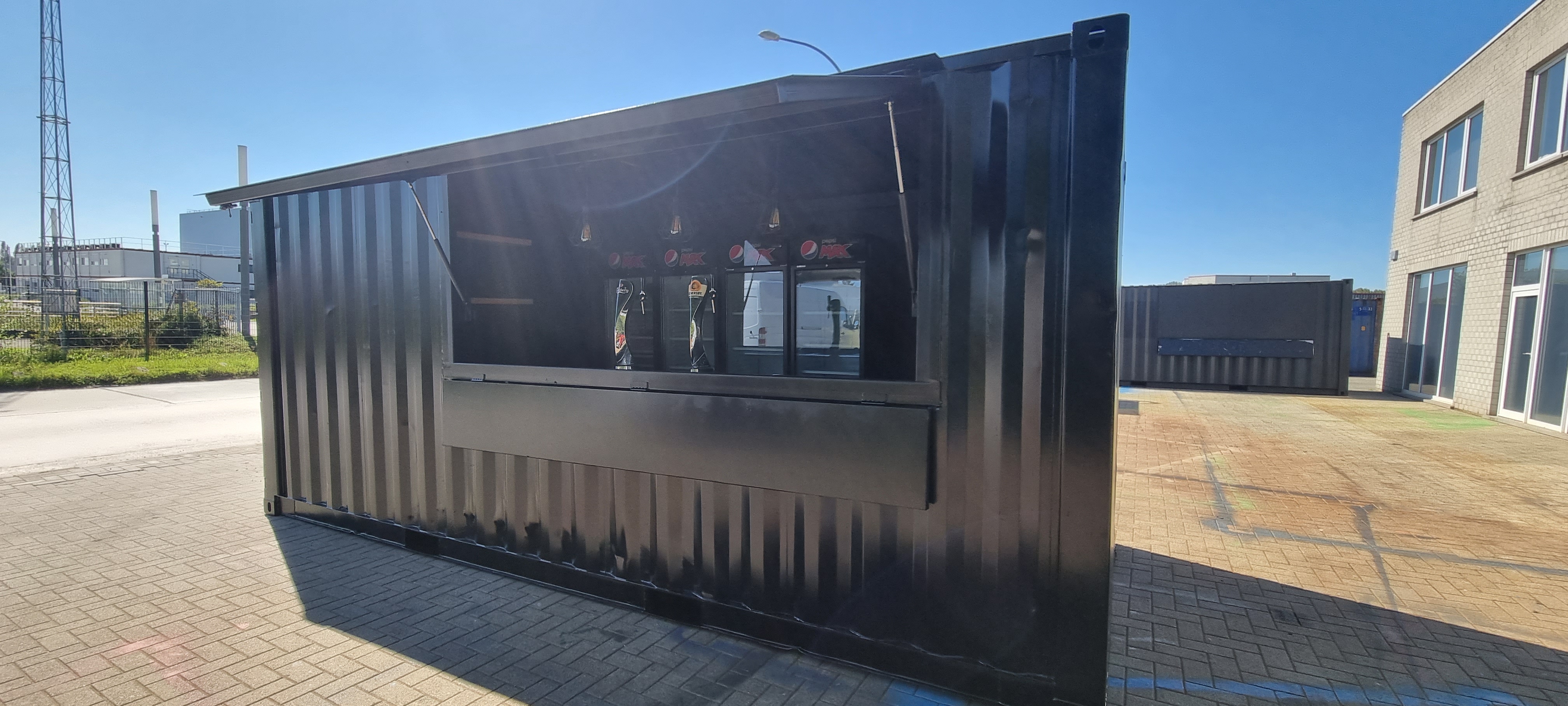 Full option barcontainer